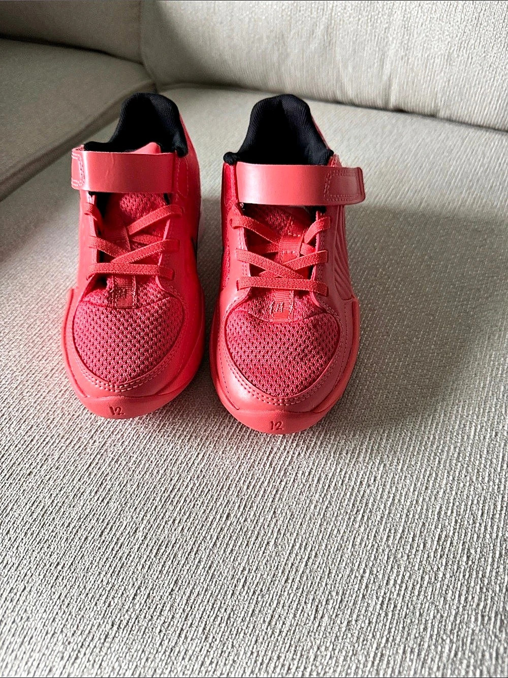 Kids/ Girls/ Youth - Brand New! Nike Ja 2 “Heart Eyes” basketball shoes - pink - Picture 4 of 6
